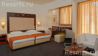 Atrion Hotel 4
